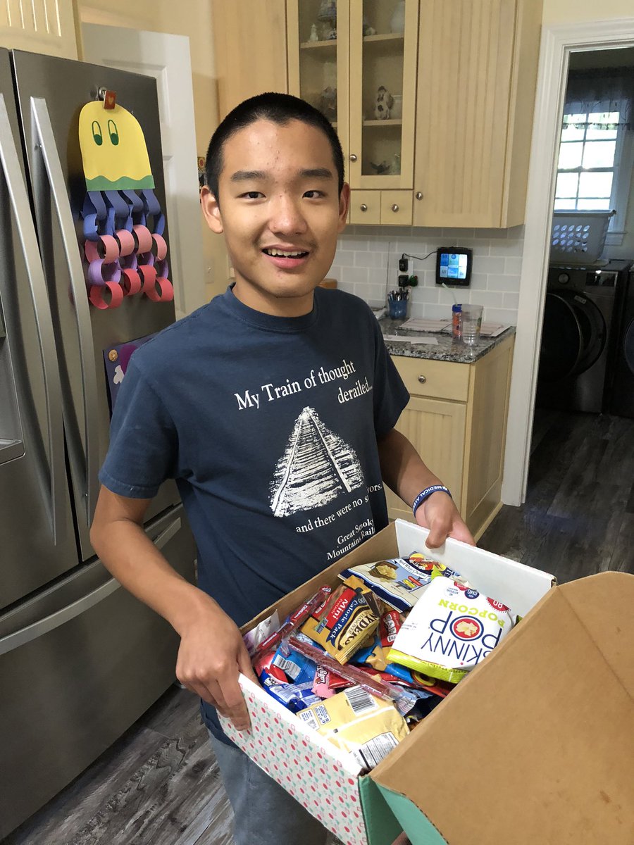 k9kayaks's tweet photo. @Thomas_F81
#MaxSmiles π Thank You Tom for the SnackBox for my Birthday so much to choose from β€οΈβ€οΈβ€οΈ https://t.co/ZOYsrzViz6