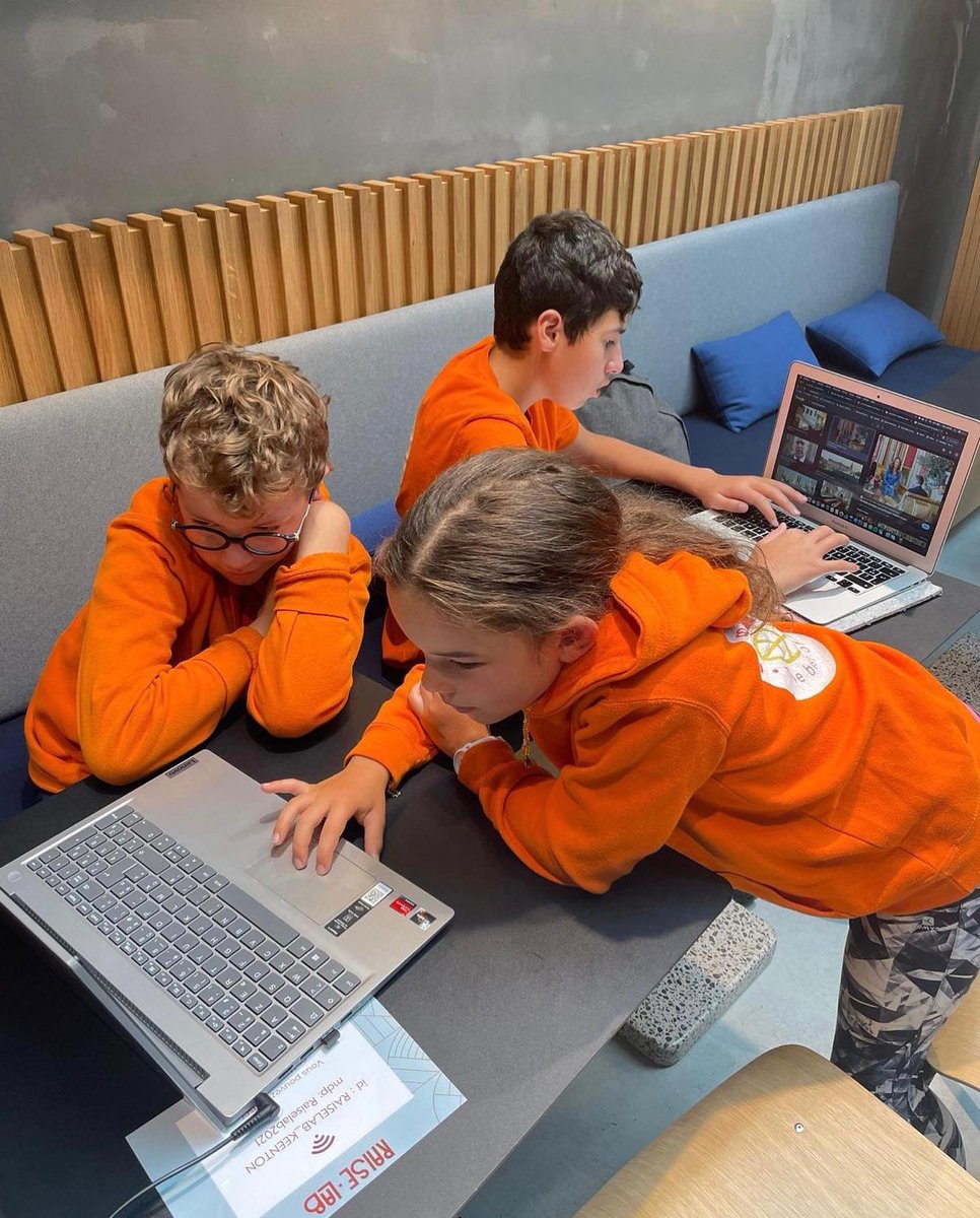 Last Friday at RaiseLab we worked on subjects related to the Queen of England 🏴󠁧󠁢󠁥󠁮󠁧󠁿 and the United Kingdom 🇬🇧 ! 

Staying up-to-date with the latest news and being aware of what’s happening around the world is important to enrich our general knowledge! 🌎
#news #ripQueen