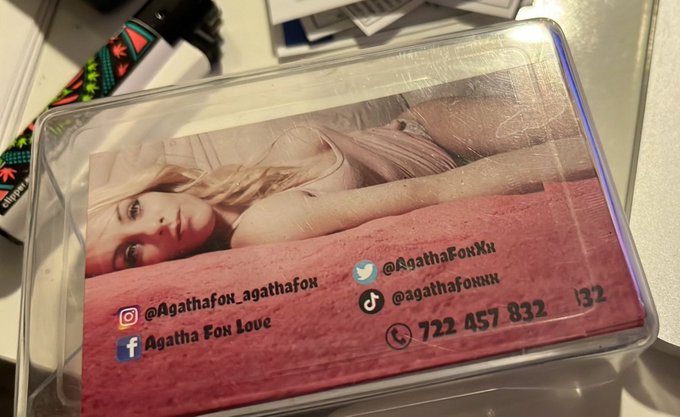 Ya est&aacute;n las nuevas tarjetas. Todav&iacute;a no me sigues en las redes? A que esperas 🤗 https://t.co/26vONe<a href="/tag/onlyfans"class="tags"><span>#onlyfans</span></a>