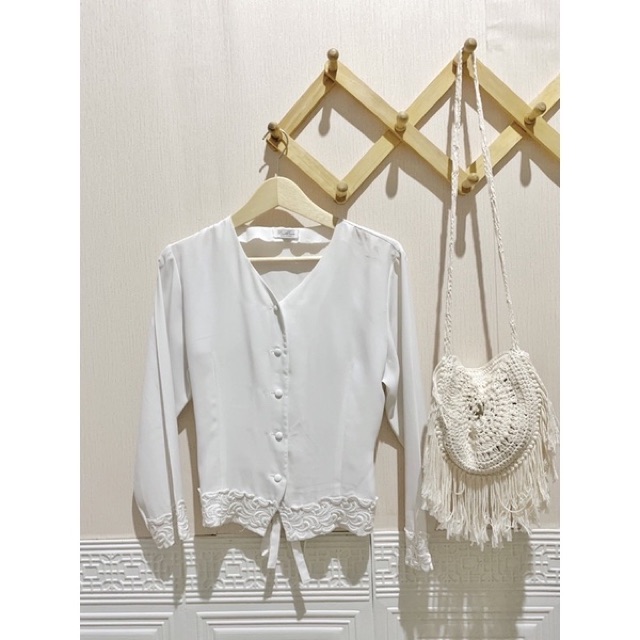 Saya menjual ATASAN KEMEJA WHITE B... seharga Rp62.400. Dapatkan di Shopee sekarang! shopee.co.id/bbqshop008/207… #ShopeeID