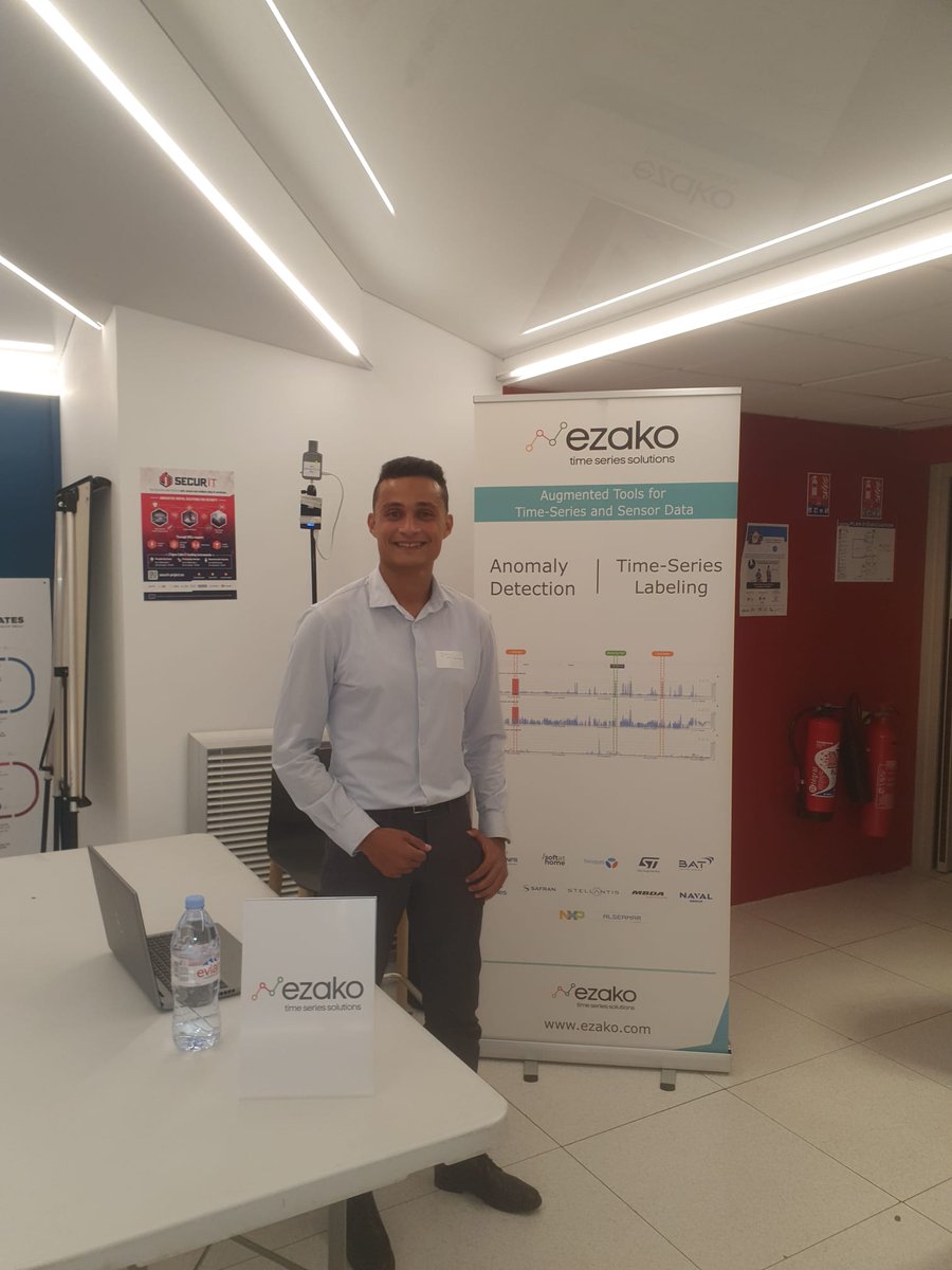 BigDataEzako's tweet photo. @Pole_SCS Thank you for hosting the  IA &amp; IoT EXHIBITION DAY. https://t.co/X73UiP5COQ