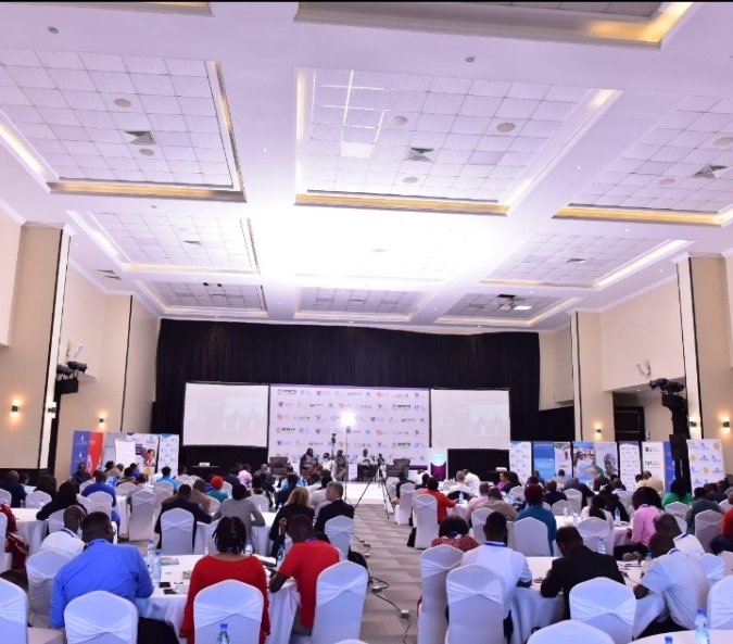 UgHealthcreFed's tweet photo. Prof Khama Rogo moderating a session on responding to Africa's Non-Communicable Disease Challenges; A Private sector perspective #EAHFconference2022
#Buildingresilientsystems
@ThinkWellGlobal @PATHadvocacy @_HealthPartners https://t.co/kZZKMQDfIK