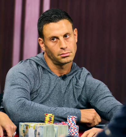 xHarbz's tweet photo. 🚨 Everything you need to know about the cheating allegations made by @GmanPoker against @RobbiJadeLew on the @HCLPokerShow Live Stream! 🚨 https://t.co/79ZxapFxjU
