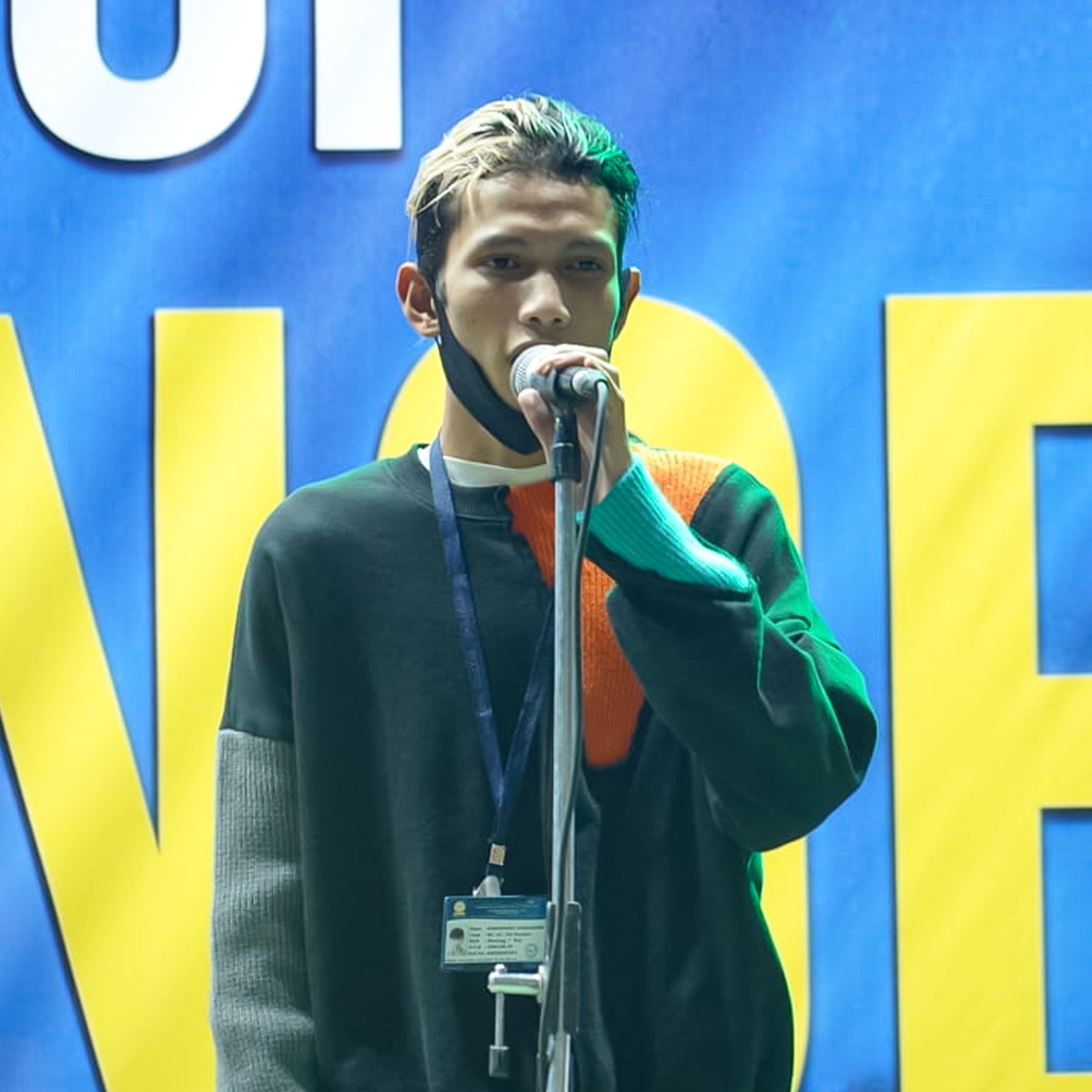 AITC4Meghalaya's tweet photo. Melodious start to #WindsOfChange - Day 2! 

Excited and large swathes of students from across the capital joined us for engaging activities. 

The singing competition has just began and students are eager to show their talent. 

Stay with us for more enriching moments! https://t.co/oqCbJeWLKq