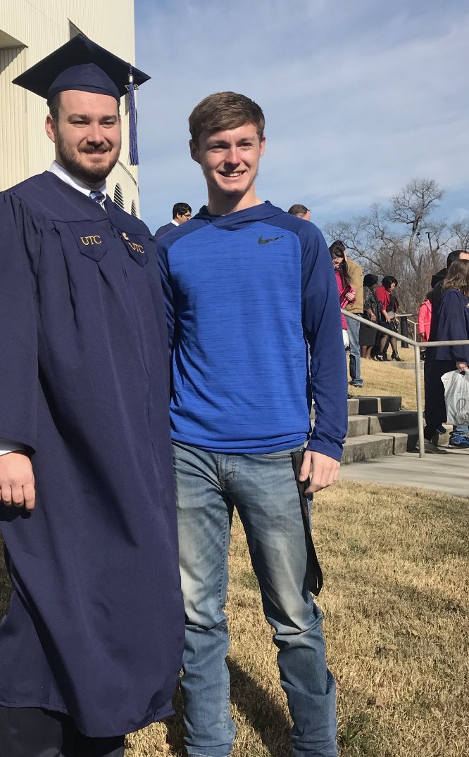 xEdge__'s tweet image. 18 vs Now, nothing has changed except I grew a couple chin hairs… 😂