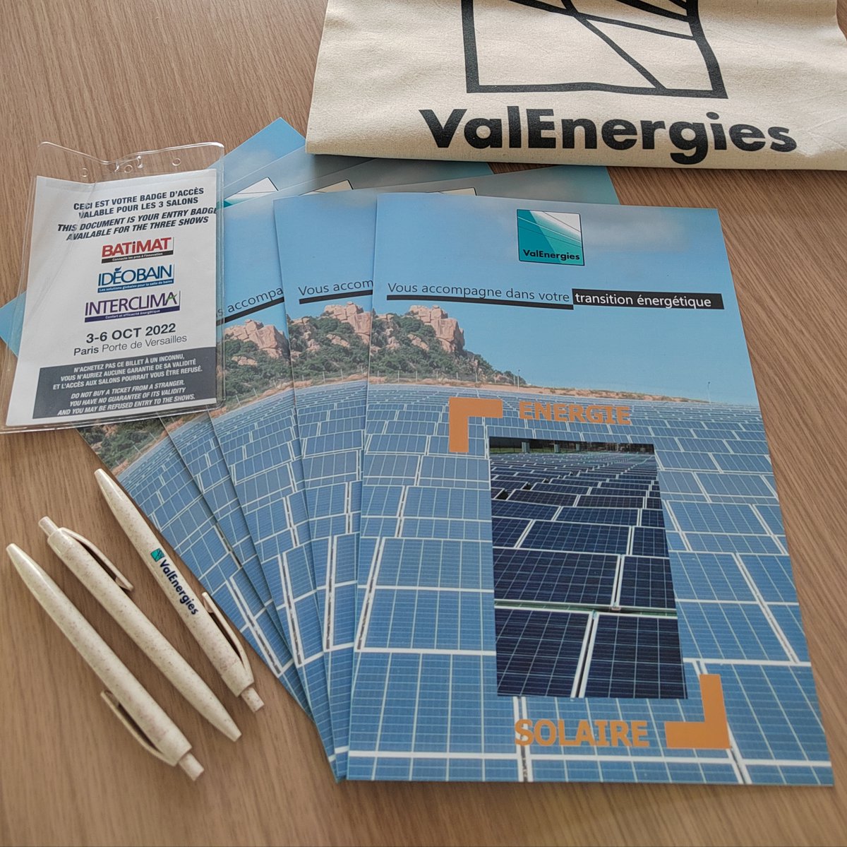 valenergies's tweet photo. Plus que 3 jours avant le @Batimat !⏰
Hâte de vous retrouver sur notre stand V80 Hall 1. ⚡

Nous, on est prêt ! Et vous ? 🤨😀

#photovoltaïque #ellybox #Batimat https://t.co/x7ARVLceHW