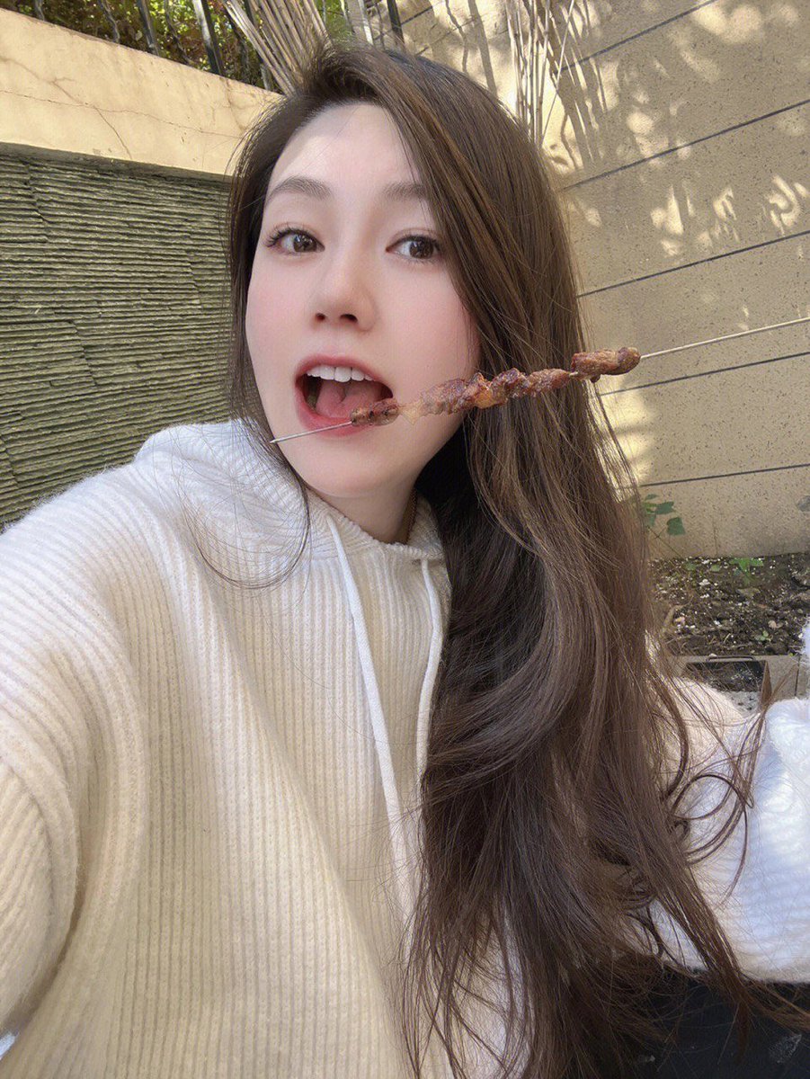 sitingdi4_li's tweet photo. Yummy BBQ, how do you guys like it? 😆😆😆😆😆 https://t.co/a2l7ESmGpD