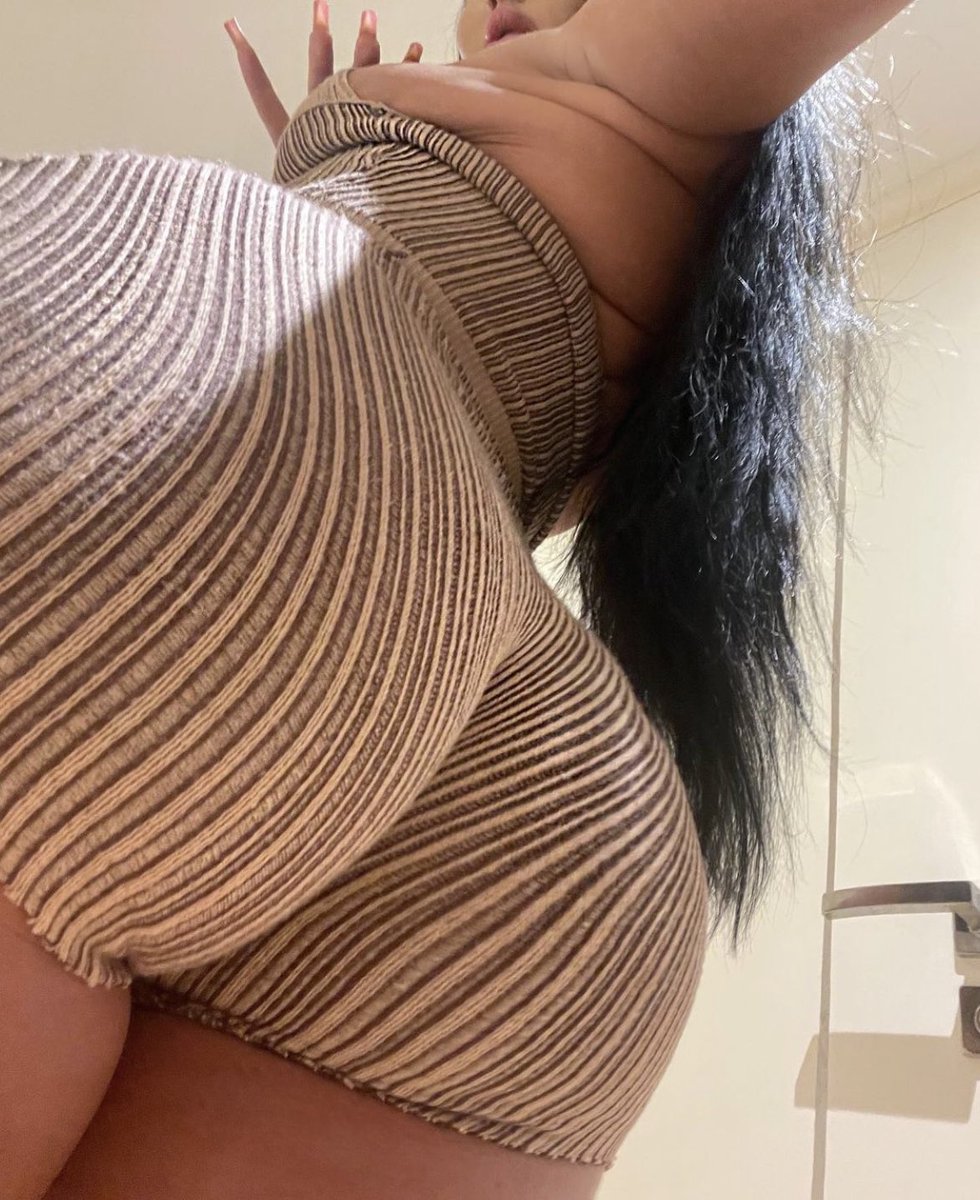 caramelthademon's tweet photo. Can I sit on your face babe? https://t.co/BHMGIfohQU