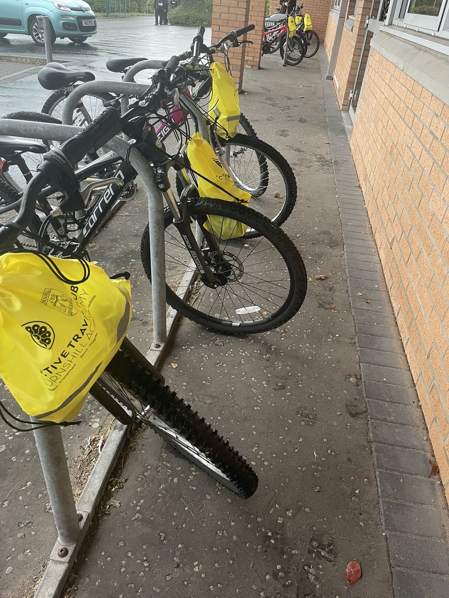 ClacksATH's tweet photo. Great effort this morning cycling in the rain! We are in giving out goodie bags for people who have cycled 3 or more days. Well done everyone 🚲 https://t.co/rm7H1X4U0m