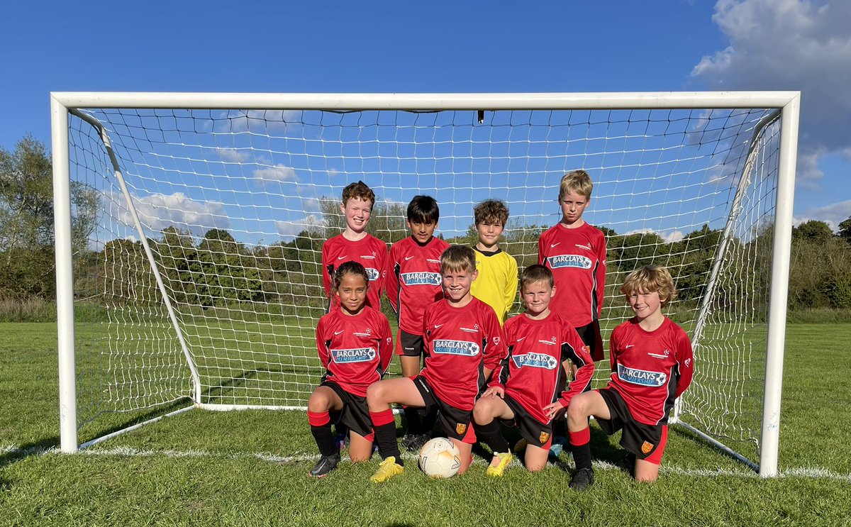 Fantastic 1-0 win yesterday, to go through to the next round of the Chilton south bucks primary schools FA U11 Cup ⚽️ here we come next round 🐝