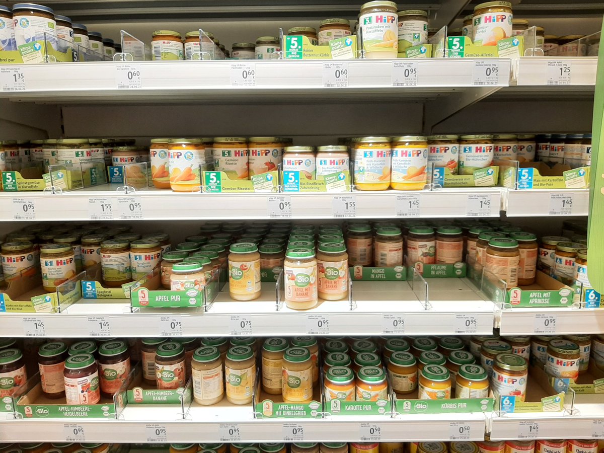 StevanovicAna7's tweet photo. Cene u Nemačkoj, upravo slikano. 
"Propadoše" oni s ovim cenama. Sad pogledajte njih, pa pogledajte cene kod nas za iste proizvode. 
S cenama smo ih uveliko i višestruko prestigli, a sa platama baš i ne. 
Ekonomski tigrić, posrnuli zmajčić. https://t.co/LZwobTb2iY