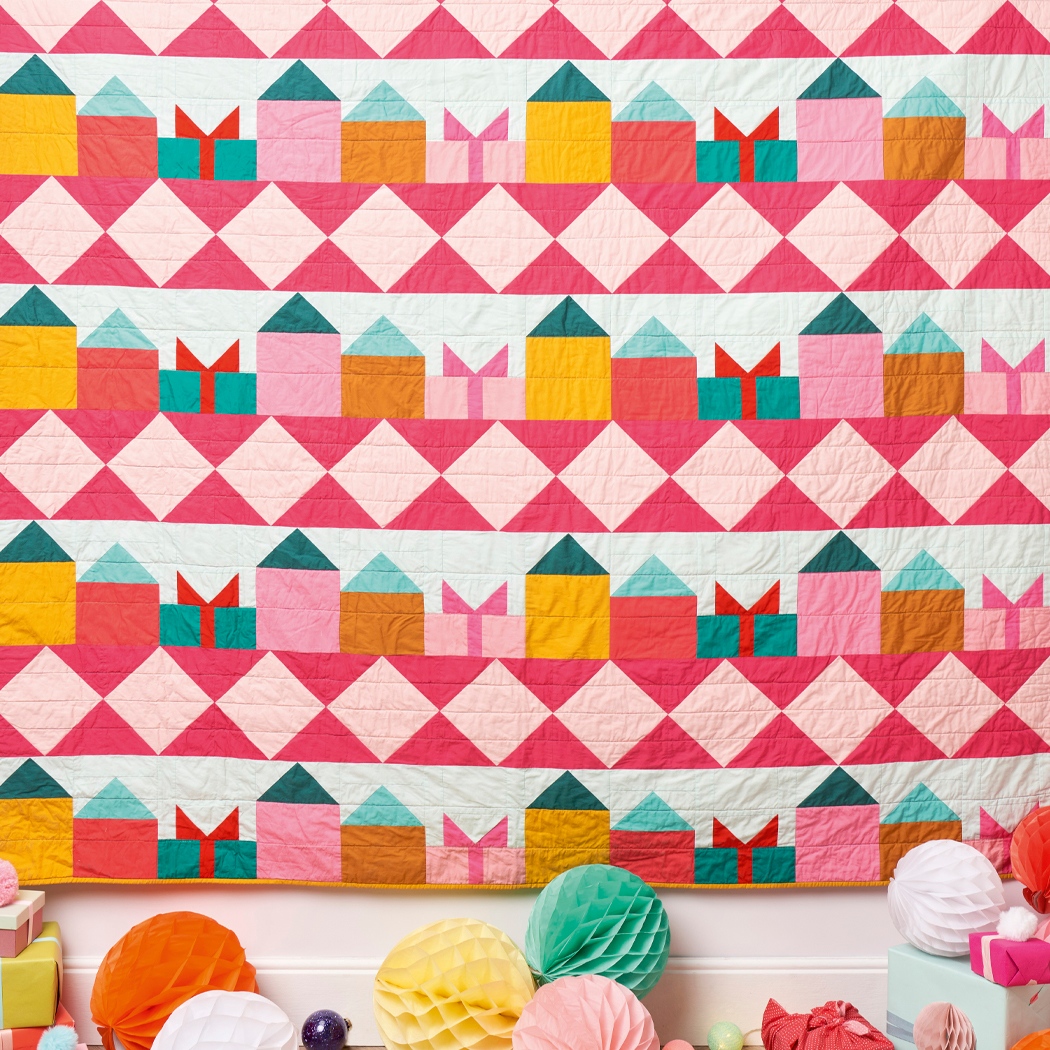 ArtGalleryFab's tweet photo. Can you tell that we’re excited for the Holidays?🎄 And we’re even more excited than ever with the latest issue of @lovequiltingmag, featuring Christmas in the City, so get your copy now!

#lovequiltingmag #artgalleryfabrics #quiltyproject #quilting #quilt #patchwork #patbravo https://t.co/Eo2Tw08ZyY