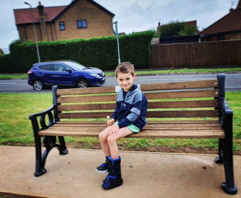 DwrCymru's tweet photo. With the support of our contractors @BECTbuild we have donated £500 to @ReceptionTPS who are championing the @WelshGovernment's Loneliness and Isolation Strategy.💙 ℹ️ Visit https://t.co/hRdBgdOl4x https://t.co/GyGfwnXcZv