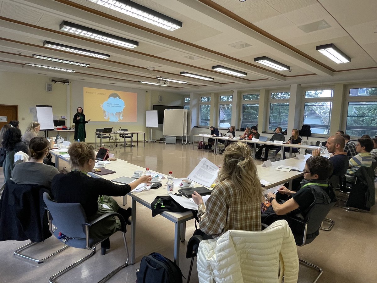 MDziminska's tweet photo. Very happy to present the results of my study on #idealuniversity at #HERSS.
Thank you to the organizers
@liudvikaleisyte @uwewilkesmann for the opportunity to share my research. #HigherEd https://t.co/zSSAtyBlxt