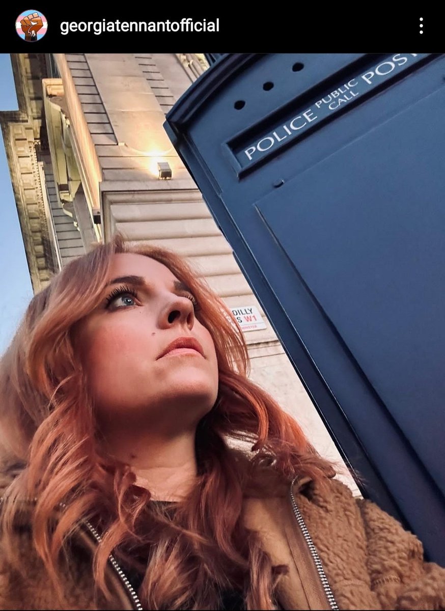 ChildOFSatan_s's tweet photo. #GeorgiaTennant #ДжорджияТеннант #DoctorWho #ДокторКто

Так и знала, что Доктор починил в ТАРДИС маскировку... https://t.co/FacJoIvlWP