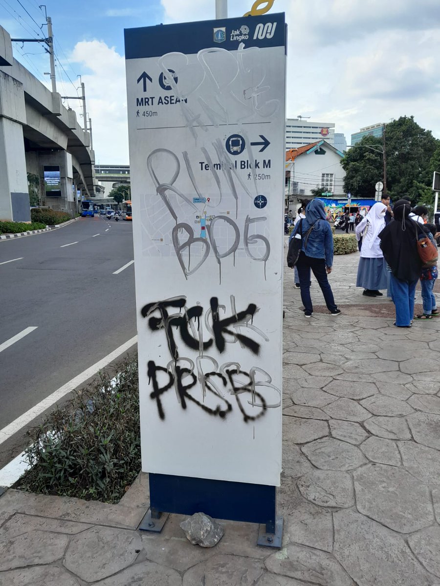 Xixixixi wait mau lapor pemprov DKI dulu