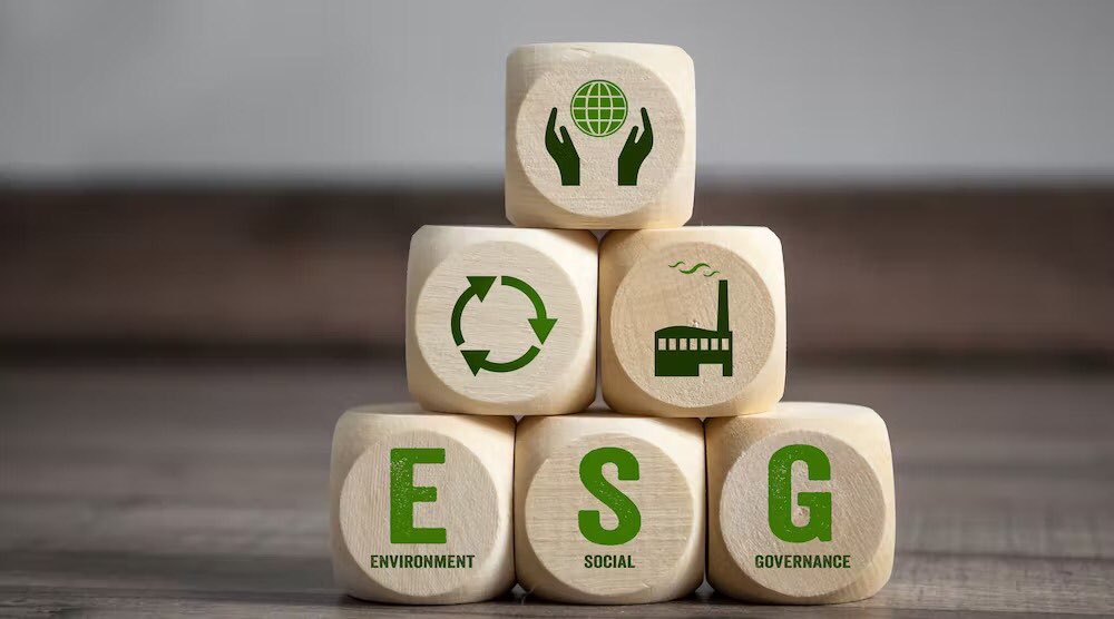 ztsp7's tweet photo. ESG .. هي معايير للمارسات البيئية والاجتماعية وحوكمة للشركات 

ستلعب ESG دورًا متزايدًا في كيفية هيكلة إدارات السلامة ، واستخدام التكنولوجيا والمشاركة في قياس نضج النظام على مدار العقد المقبل. نظرًا لأن المنظمات تعمل بطريقة مسؤولة اجتماعيًا ، يمكننا أن نتوقع من المساهمين .. يتبع https://t.co/ia3zAs9ta1