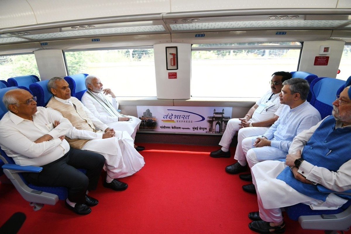 mkrtiwari_bjp's tweet photo. नए भारत की नई गति

#VandeBharat Express flagged off by PM @NarendraModi Ji from Gandhinagar Capital Railway Station. https://t.co/3eh5yuUDI3