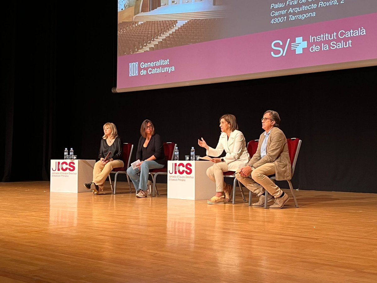 icscat's tweet photo. Dolça Cortasa Vidal, gerent de la Regió Sanitària Camp de Tarragona; @ferrervidaldani, director dels Serveis Territorials de Salut a Tarragona, presents en la Jornada #JICS2022. https://t.co/0EpQp7WRHd