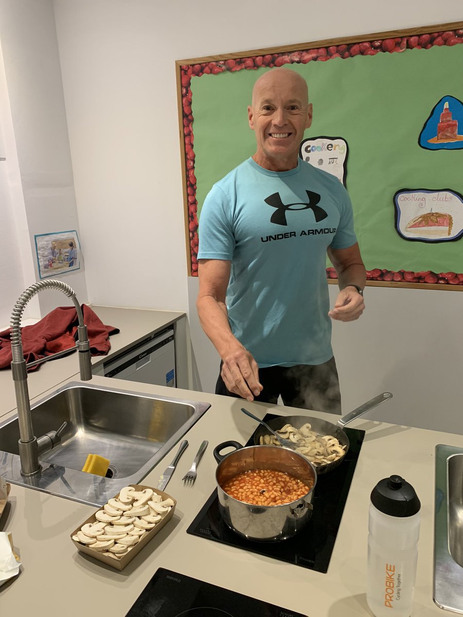 EY_BSBS's tweet photo. An early start with some fabulous chefs to kickstart #GBWD2022 @BSB_Barcelona. A full English fry up on the menu for staff at #BSBSitges and it went down a treat! @bkerrwellbeing @CognitaSchools https://t.co/wRz4hshxpM