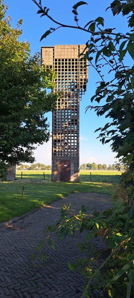 RoelZuidhof's tweet photo. Prachtig voorbeeld van #luchtwachttoren in #eede #koudeoorlog @stichting_ceko @luchtwachtKLD Binnenkort verschijnt mooi boek uit over dit onderwerp #sandravanlochem https://t.co/5OrOrWaYoK https://t.co/5IgyhuGubm