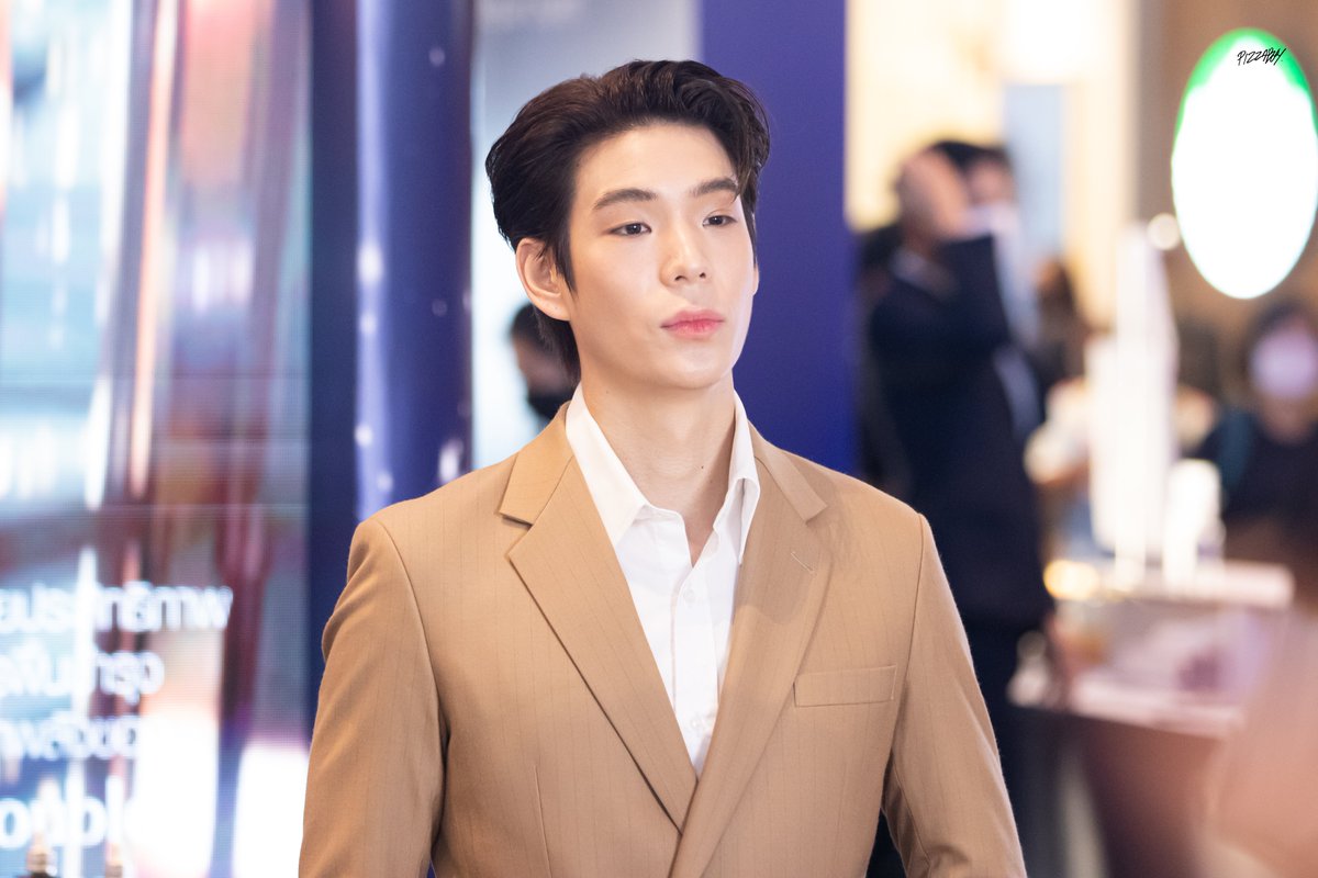 PIZZABOY_JJ's tweet photo. - 220926 - 😻✨

#JAYLERR 
#AdvancedNightRepair 
#40ปีANRเซรั่มยืนหนึ่งในตํานาน
#EsteePartner https://t.co/VPcT9eacMA