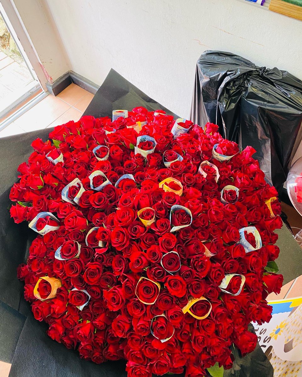 cairotheflorist's tweet photo. thank you for the support NB: free delivery around gauteng 📍instagram:cairotheflorist 📍WhatsApp/call :0658666941.      
#cairotheflorist  #GirlTalkZA #GirlsTalkZA #GirlzTalkZa #CasspervsPriddyUgly #HandsOffJoburg #musa #EFFDefeatsAfriforum #doggy https://t.co/Cqr2RBD694