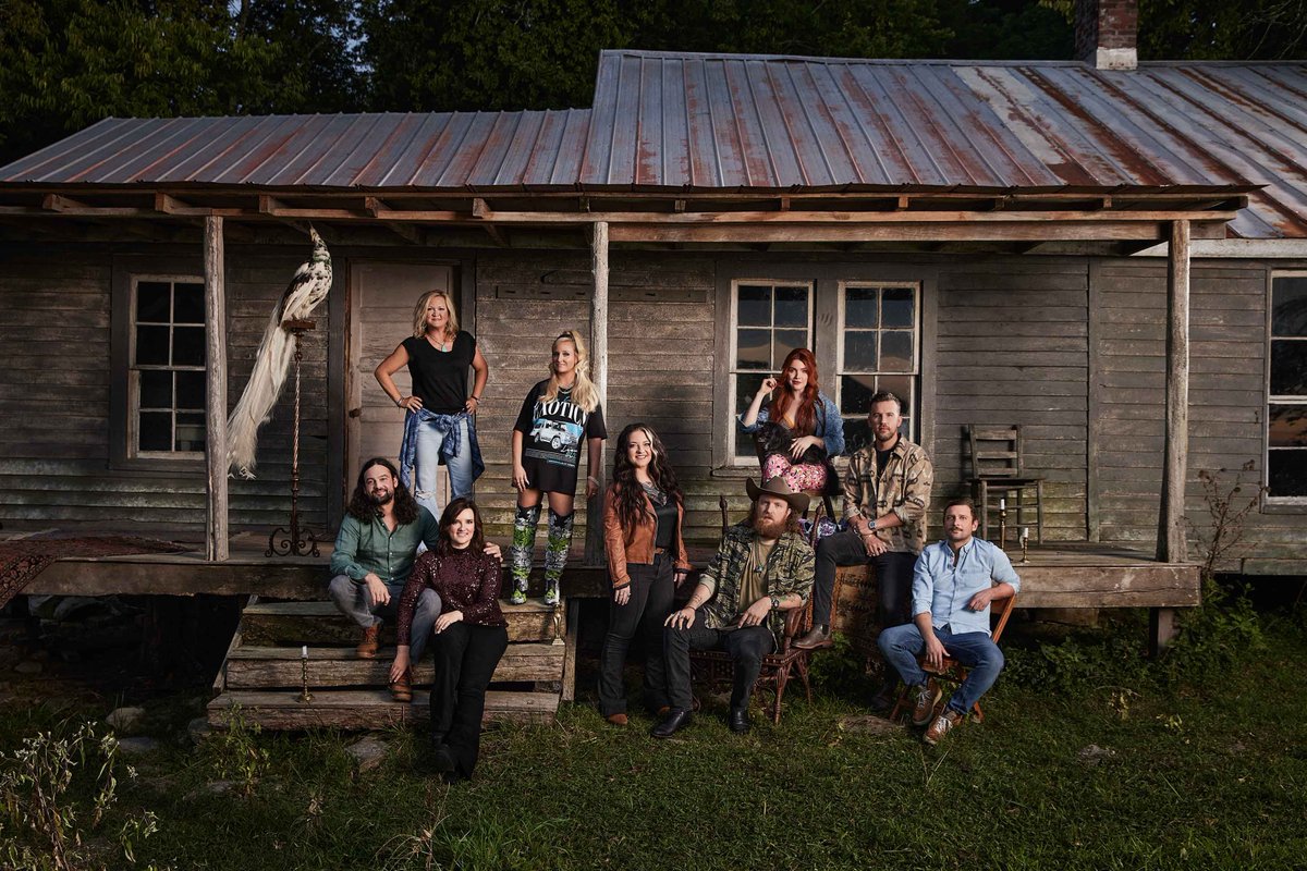 AshleyMcBryde's tweet photo. I am so proud of this project, proud of everyone involved and proud to invite you all to Lindeville. I hope you enjoy taking the trip as much as we enjoyed making it. Listen here: https://t.co/UPn4Ng53nK https://t.co/ufWv9OmgmH