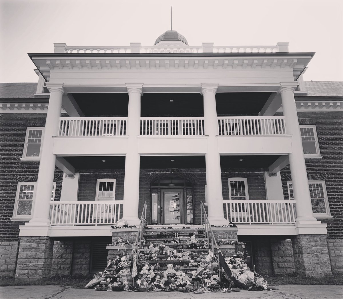 jackwgreenberg's tweet photo. Before leaving 🇨🇦, I took a day off from work 2 visit the country’s oldest & longest-running #ResidentialSchool, the #MohawkInstitute, to pay tribute to the children it isolated & abused. Today, on #truthandreconciliationday, we reflect on the ongoing impacts of this evil system https://t.co/6N7weV3Oz3