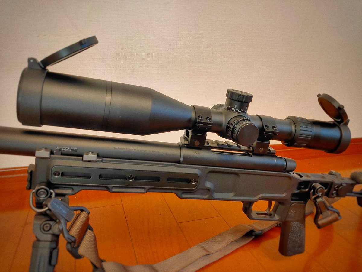 YGKS_'s tweet photo. とどきまんた
#RedwinOptics Torero 3-18×55
うーん、おっきい(いい)
3倍の時は中心で10字が光るタイプのレティクルとして使えるし高倍率の情報量もちょうどいい。 https://t.co/TIq29nfxyy