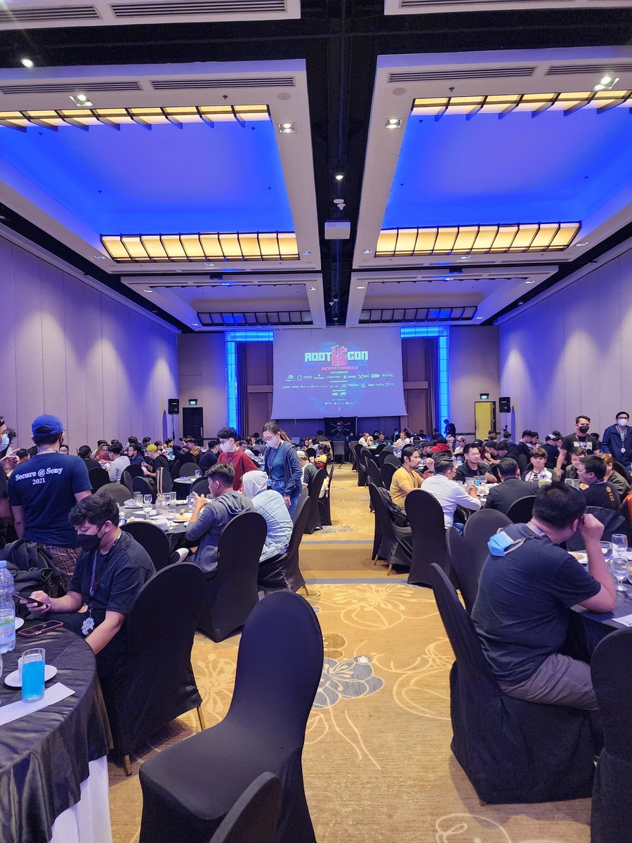 MrTrizaeron's tweet photo. #RootCon16 #Day2. Thank you, @Bugcrowd https://t.co/nDHJuiyG7q
