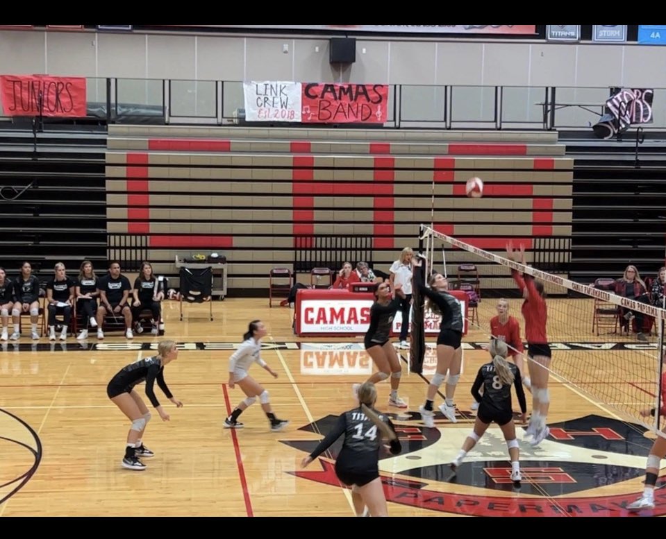 UnionTitanVB's tweet photo. Lost to a solid Camas team tonight but we never stopped fighting! Proud of U! Thank you to our fans that came out tonight! #Uwill https://t.co/aDEv8sil3S