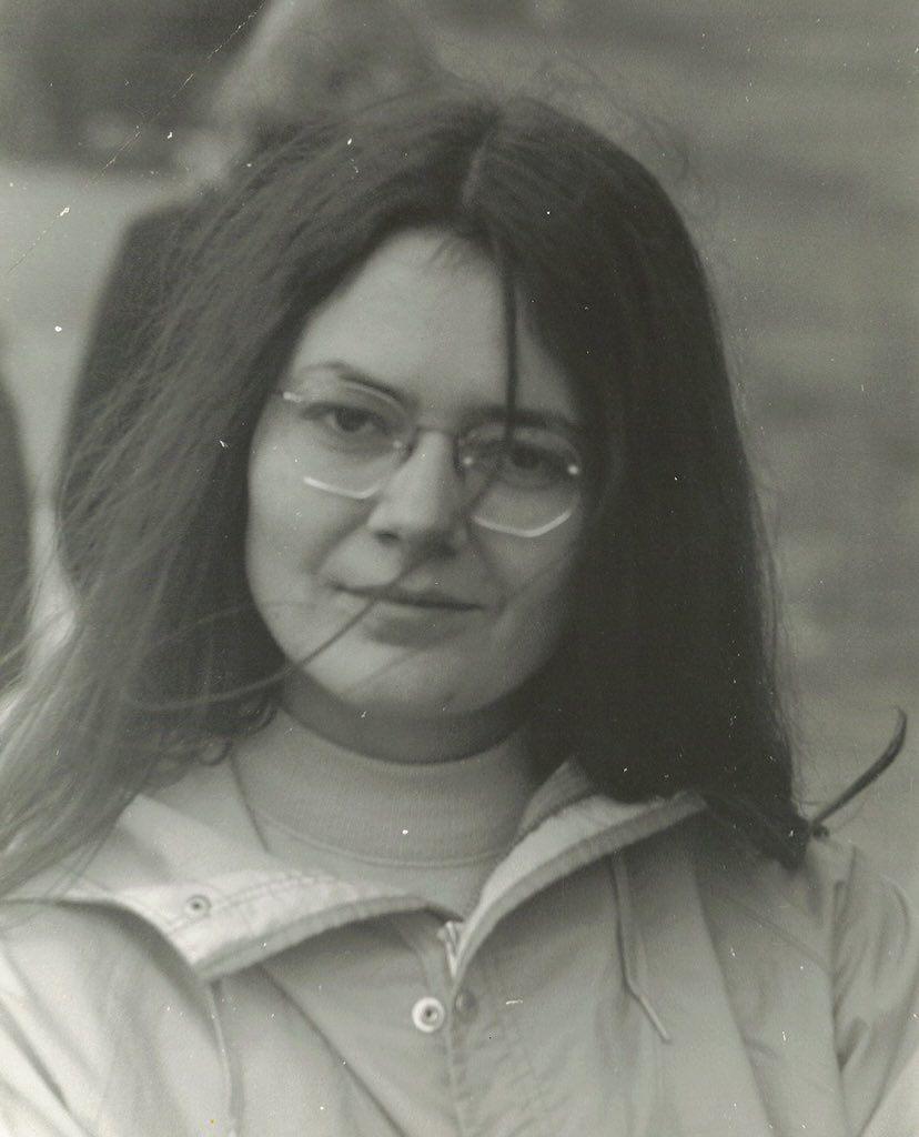 skye_rtin's tweet photo. My mom Dayla (@skye_rtin ) passed away on Tuesday morning, here in Salt Lake City, with family and friends at her bedside. She had asked me to say goodbye to her online friends too. I know she valued the connections made with you nice folks from around the country and world. https://t.co/m47eEtDTxw