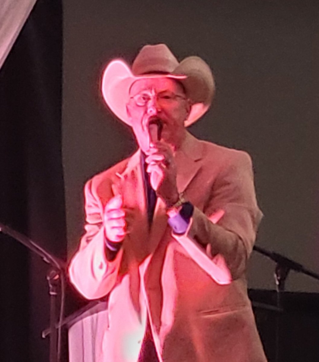 5starauction's tweet photo. Such an amazing night @AspireRedDeer #DessertAuction. https://t.co/ejcQZD8ejA