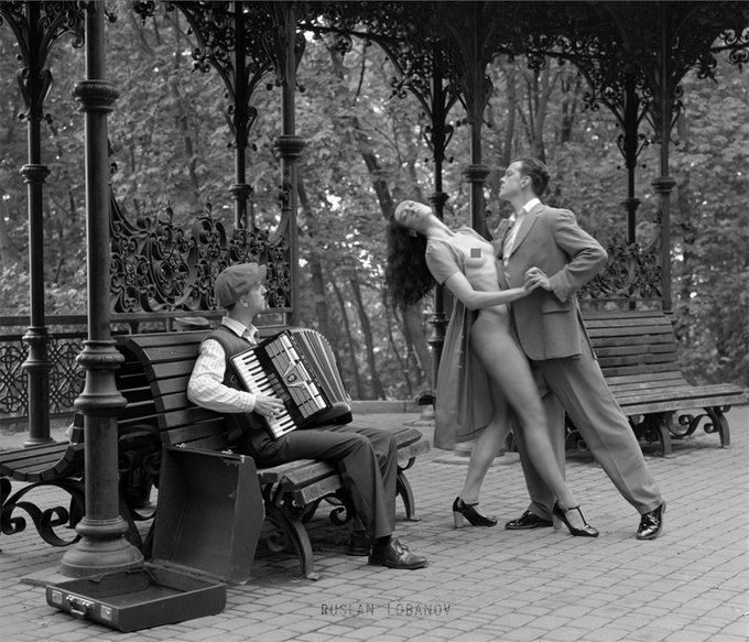 Kyiv September 2022. From my new book &ldquo;wartime sketches&rdquo; #4x5film https://t.co/LQxSHfBunH<a href="/tag/4x5film"class="tags"><span>#4x5film</span></a>