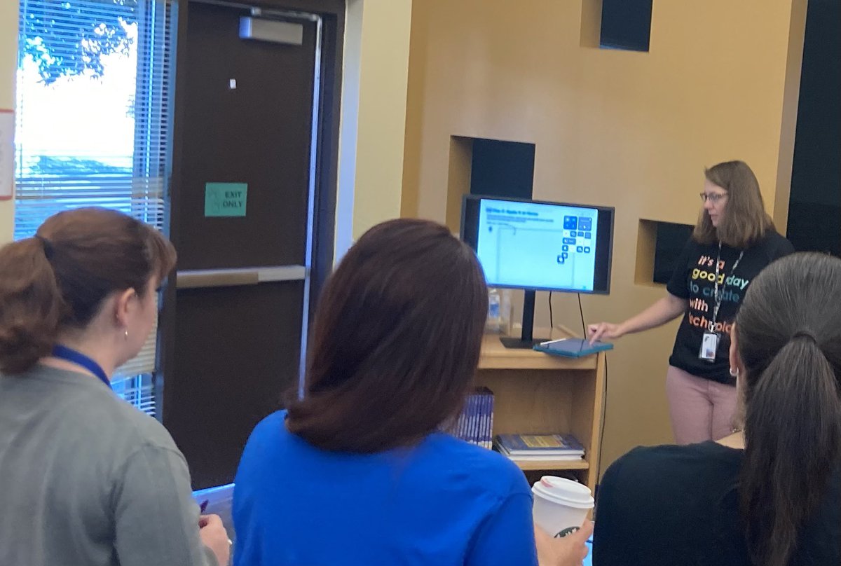 tearagon7's tweet photo. It truely was a great day to create! Especially with our incredible educators! 
@EdTechRidley @rosenewmex #everyonecancreate #learningPlaygrounds @LLS_EdTech https://t.co/8OAMK9BA3e