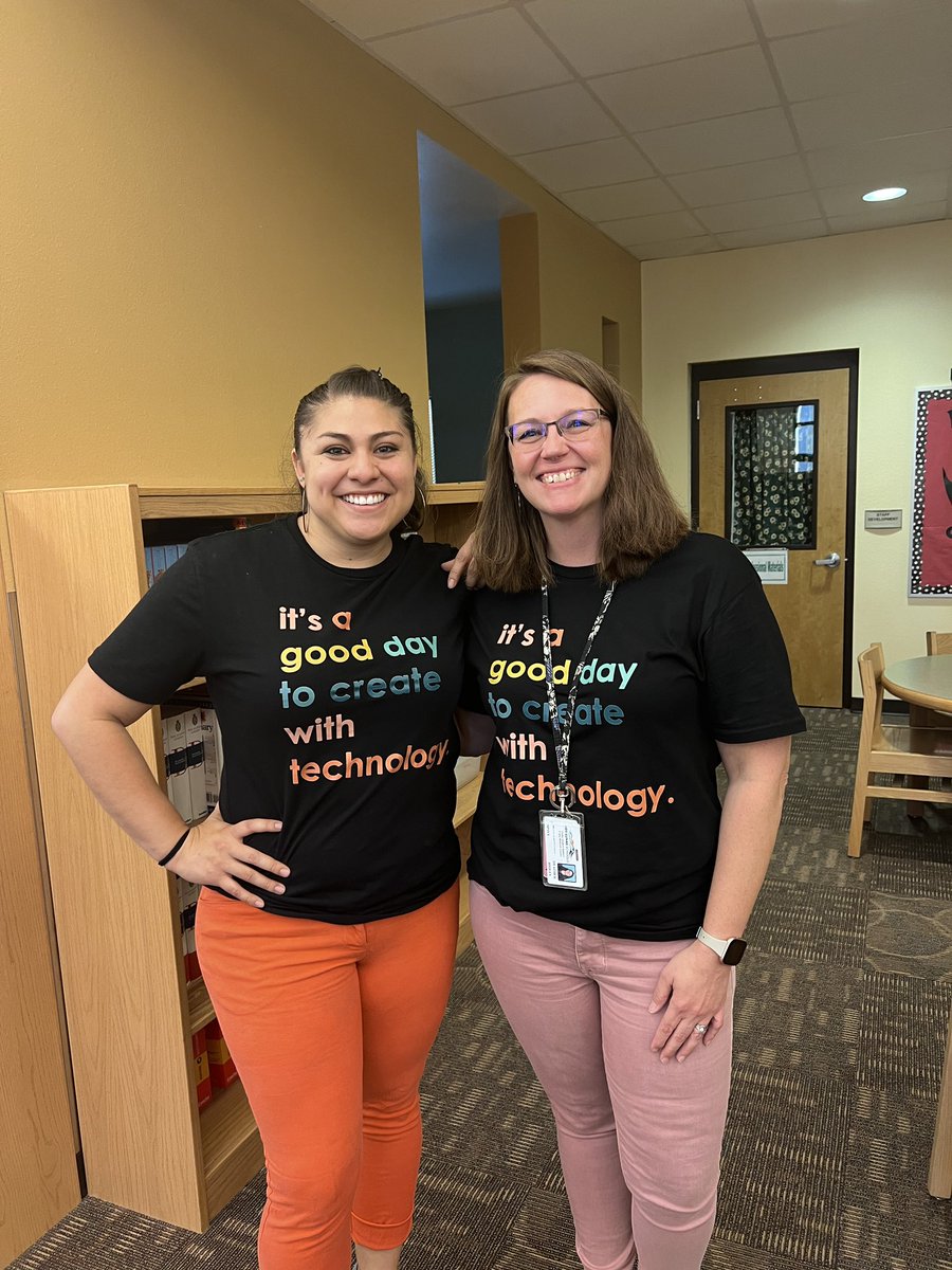 tearagon7's tweet photo. It truely was a great day to create! Especially with our incredible educators! 
@EdTechRidley @rosenewmex #everyonecancreate #learningPlaygrounds @LLS_EdTech https://t.co/8OAMK9BA3e