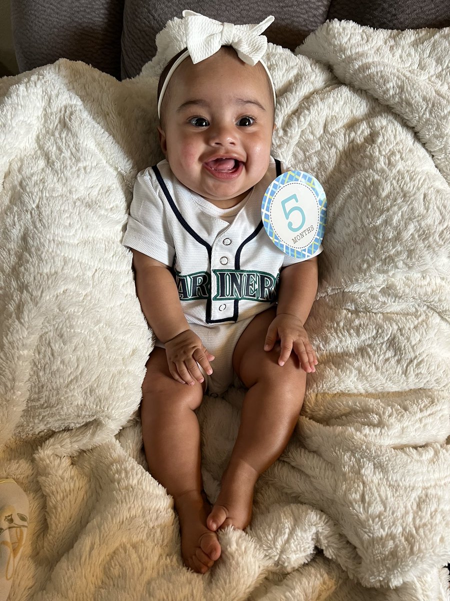 g_mac27's tweet photo. 5 months today and cheering on her Mariners! ⚾️ #WHEREiROOT https://t.co/NAXZEN4qtk