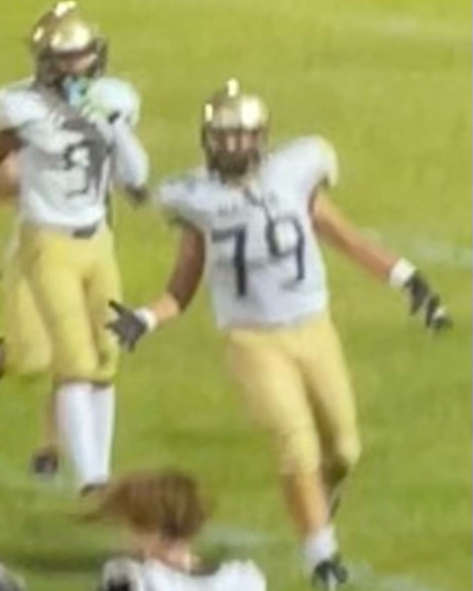barmach's tweet photo. Basha wins a crazy game 59-51. It had little bit of everything; 2 KO returns for TDβs, a blocked punt for a TD, long runs & passes for big scores, a safety and 2 fumble recoveries by #79. #football #prouddad #bashafootball https://t.co/dQtlLi629U