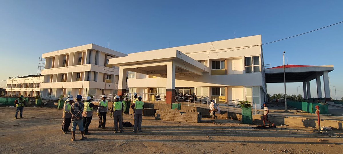 TCEConnect's tweet photo. #TVW18 #TCEndeavour #TCEConnect
A team of #volunteers from Tata Consulting Engineers Limited (#TCE), #Assam participated in a cleanliness drive at the BAVP Multi-Specialty #Hospital, Sivasagar Assam. The team cleaned the adjoining areas of the Hospital. https://t.co/34BgHf5AmY