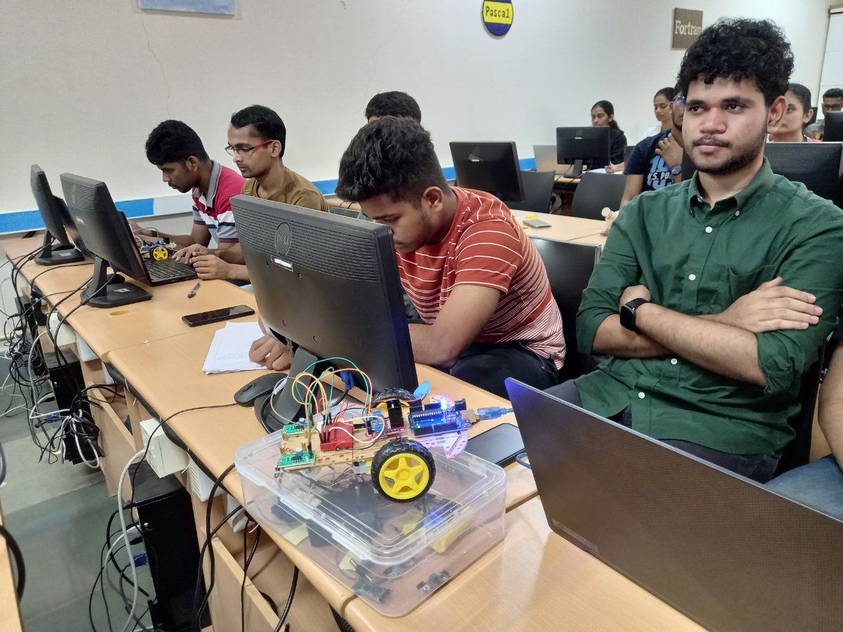 AitdGoa's tweet photo. #ROBOCLUB at @AitdGoa had organized #ROBOTRIX - Basic Robotics Workshop for the student members of the club on 23rd to 24th Sep 2022. The two day workshop was conducted under AICTE - SPICES.
.
.
.
#aitdgoa #aitd #ggo #robots #aicte #aictespices https://t.co/CRKRHKOjJi