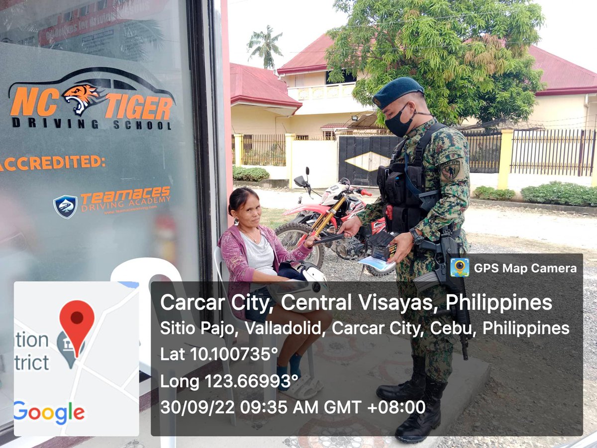 Rpscoyrpsb7's tweet photo. "Health Safety, Our Priority"
LOOK | RMFB 7, Carcar City - Personnel of Technical Support Company Pat Dante C Abubo gave face mask to the residents of Valladolid, Carcar City, Cebu on September 30, 2022 at 09:35 in the morning. https://t.co/hGxLoEADKe