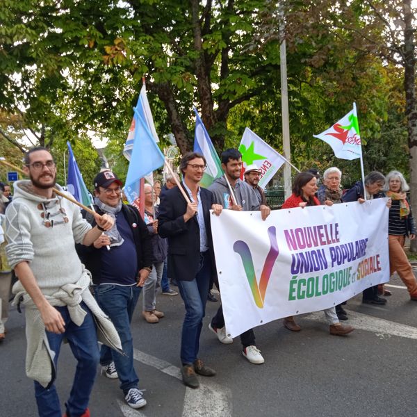 CDouarnenez's tweet photo. Aujourd'hui, la NUPES de tout l'Ouest Cornouaille s'est rassemblée pour défiler à Quimper pour le pouvoir d'achat, l'emploi, la revalorisation des salaires, des pensions et des minima sociaux, et contre la réforme des retraites et de celle de l'assurance chômage. https://t.co/f714M3lWH3