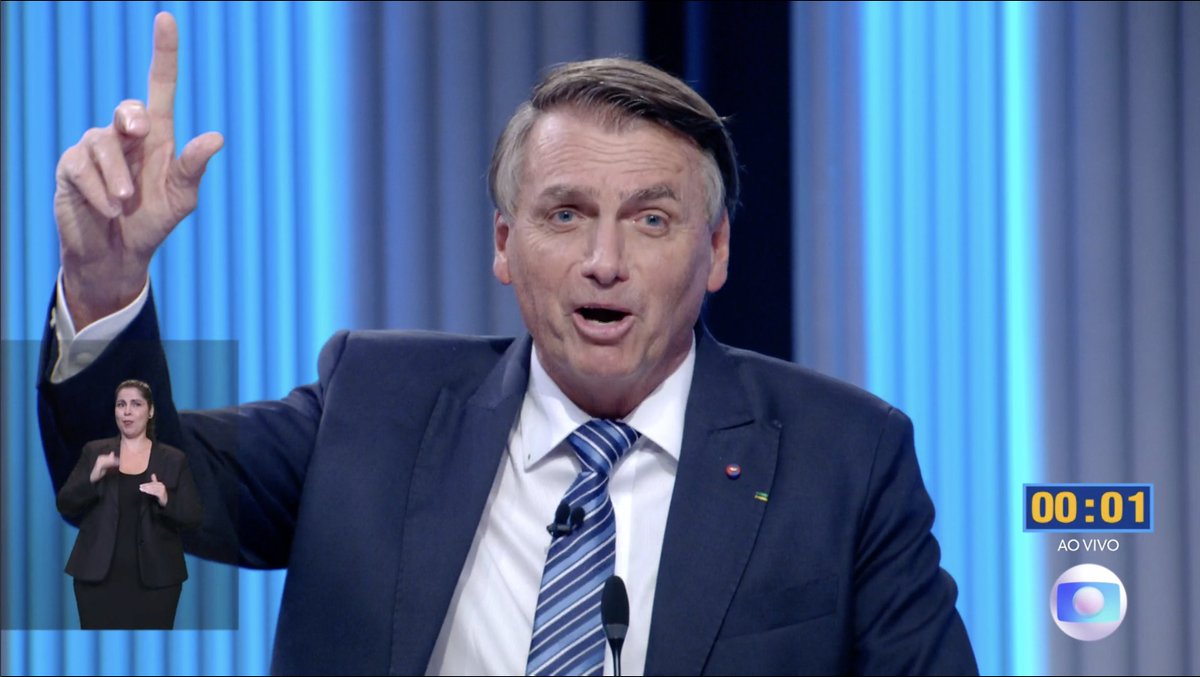 OscarFilho's tweet photo. Até o Bolsonaro fazendo o L.

Ô lôco, por essa eu não esperava! https://t.co/e7L9fa5KYJ