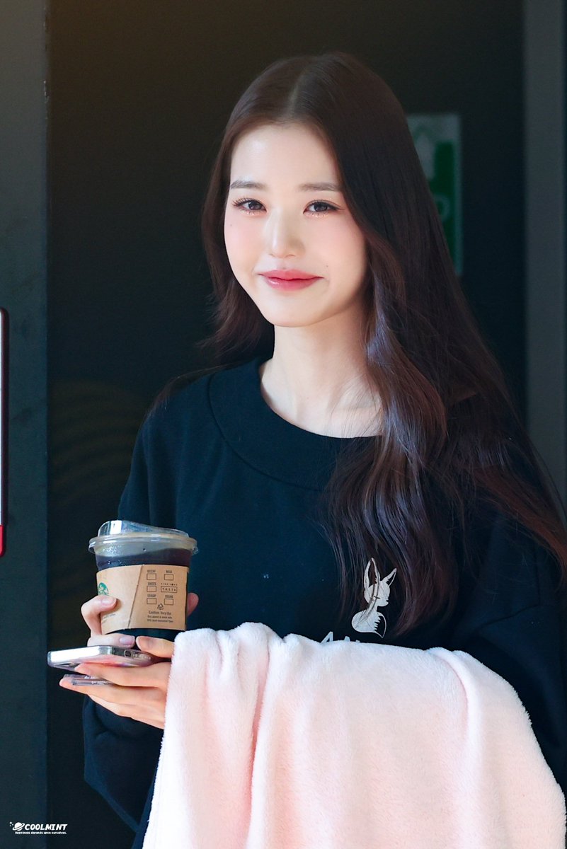 cool_mint0's tweet photo. 220930 뮤뱅
#IVE #아이브 #WONYOUNG #원영 #ウォニョン https://t.co/3sAUUrdi21