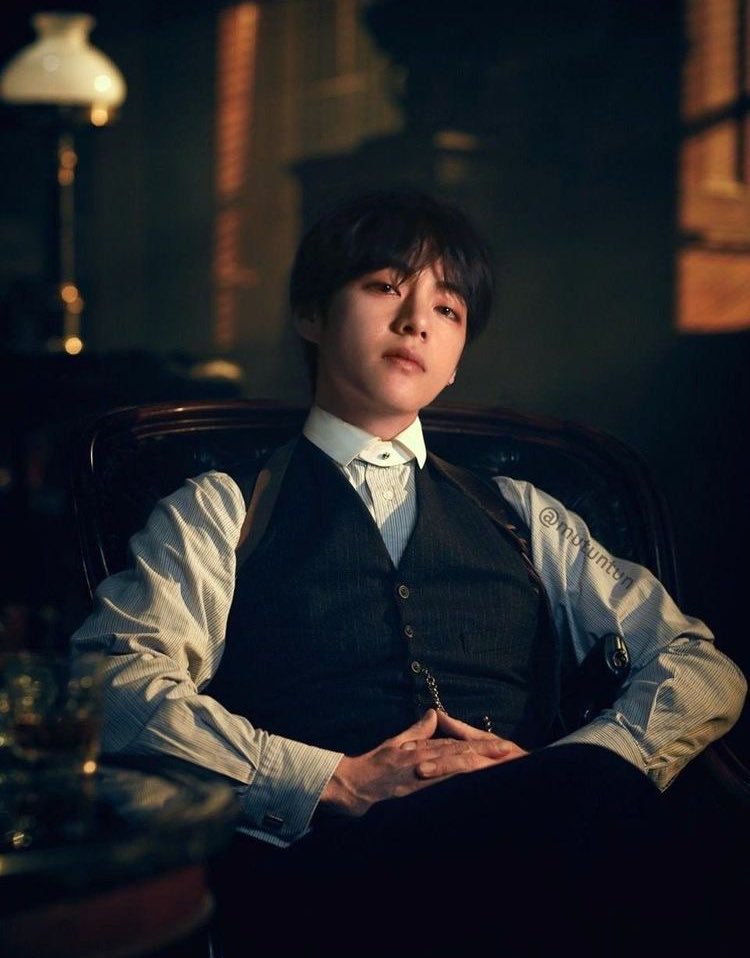 Kim Taehyung but everyone said Thomas Shelby (Peaky Blinders) a thread: