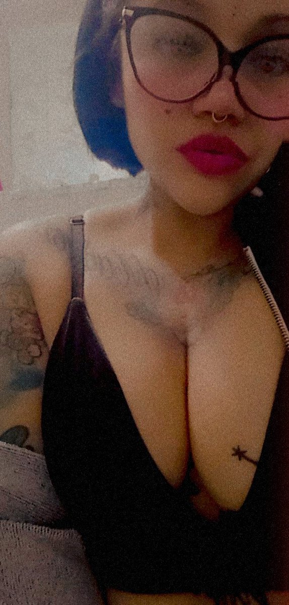 SICKDweeS's tweet photo. https://t.co/1aIGBOhpzw

#onlyfans #onlyfansgirl #sexy #chilenahot #tattoo #nude https://t.co/Io8YoSQWL7