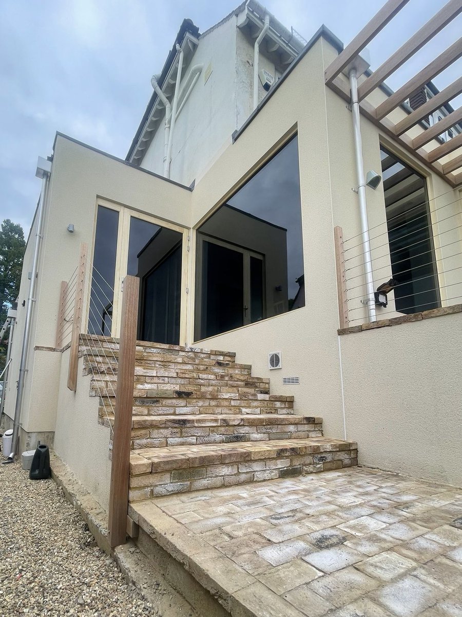 We’re finishing up one of our more challenging jobs of the year; from mortar issues to delays with glazing supplies, see how beautifully this project finally come together!

🏠😃👌🏼

#HouseConstructionLtd #Building #Construction #BrightonAndHove #Pergola #OutdoorSpacing