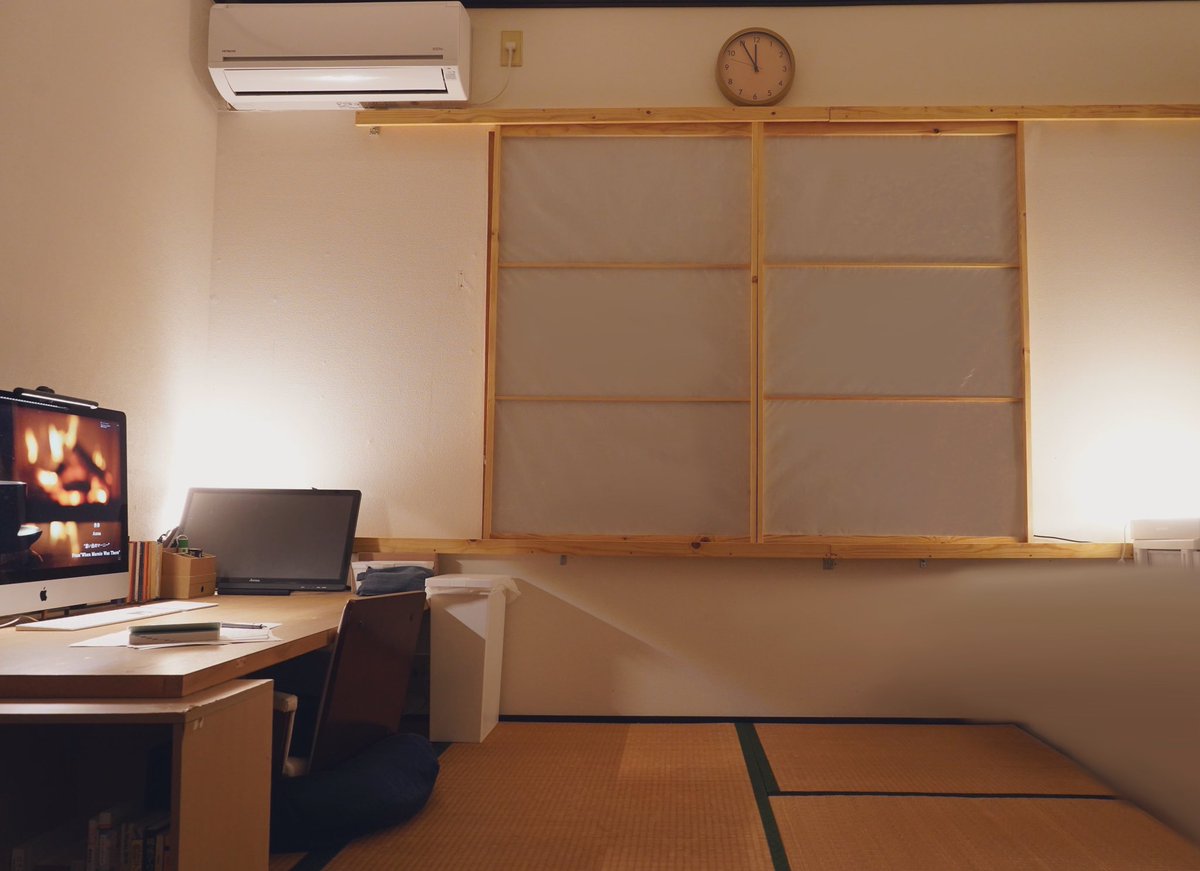 居住論で片付いてる家はつまらないと言われてたので情報量増やした部屋にしました。カオス部分にはモザイクと、、