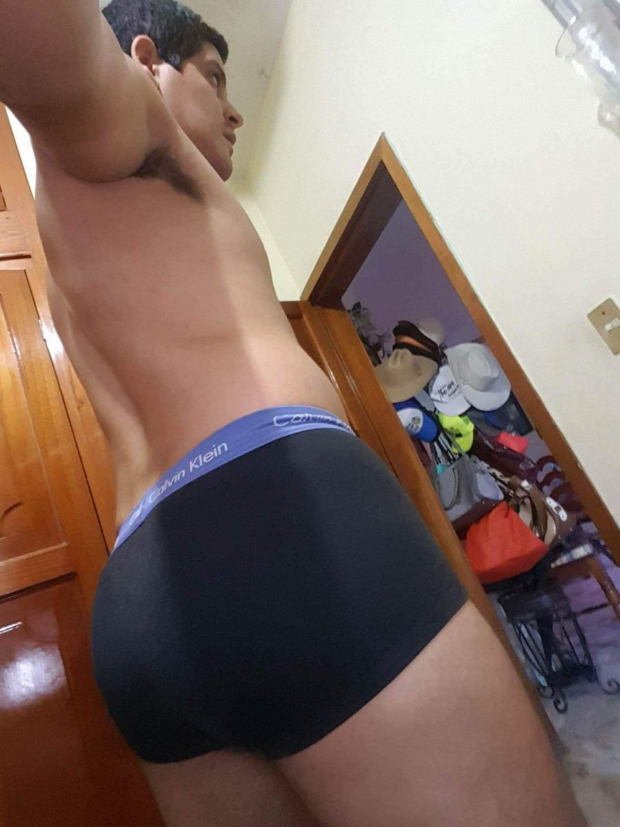 ZuartLeonardo's tweet photo. Amo mi cuerpo, con bastante carne jajjajajaj. https://t.co/W2hbeQLVoG